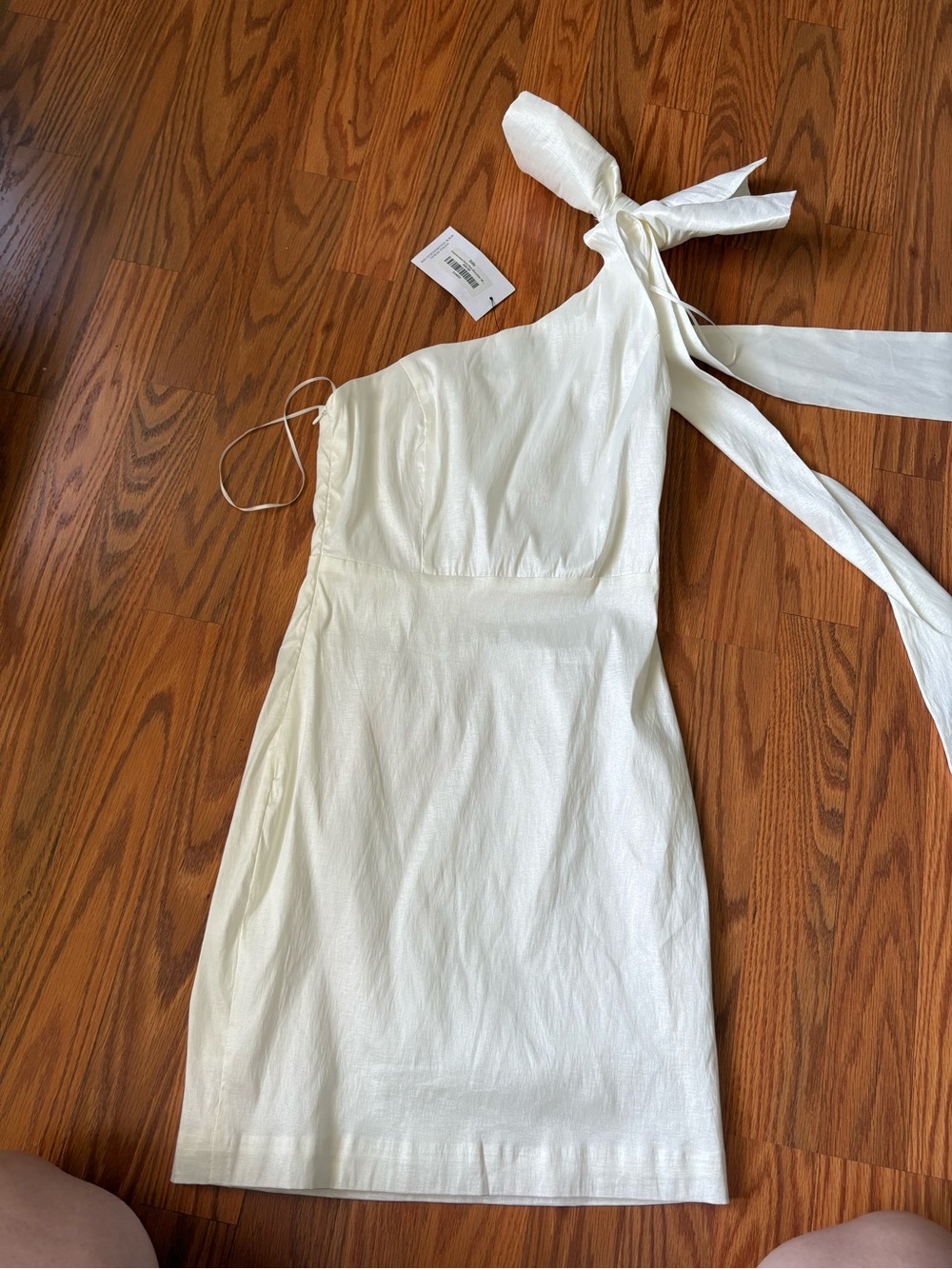 Stile Collection White One-Shoulder bow mini dress NWT